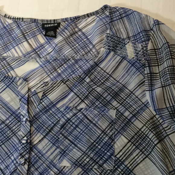 Torrid Plaid Blouse Size 2 - Picture 6 of 6